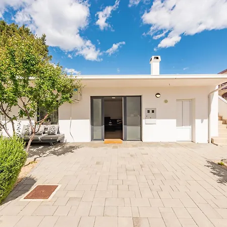 Apartment Bungalow-vir-zitna Vir
