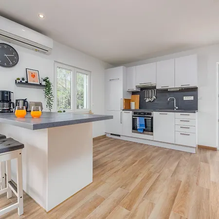 Apartament Bungalow-vir-zitna *